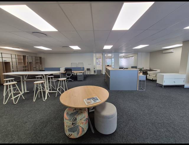 643M² OFFICE TO LET IN WOODMEAD